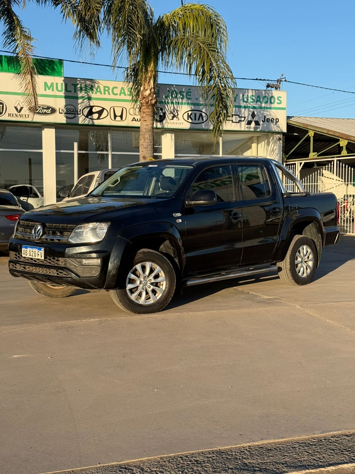 Volkswagen - AMAROK  - CONFORTLINE  M/T - 2017
